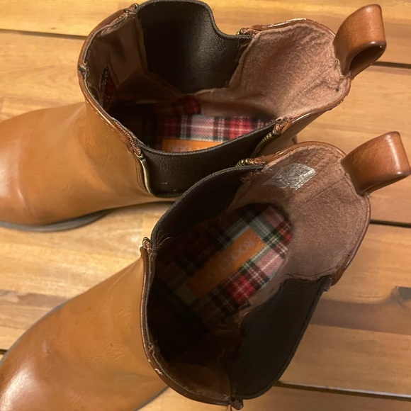 Chelsea Boot - Picture 5 of 6